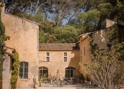 Notre avis sur Le Mas des Prêcheurs : une maison d’hôtes en Provence avec du sens
